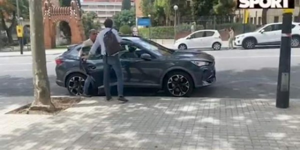 开云账号-奥巴梅扬被歹徒抢劫 拉波尔塔前往酒店看望